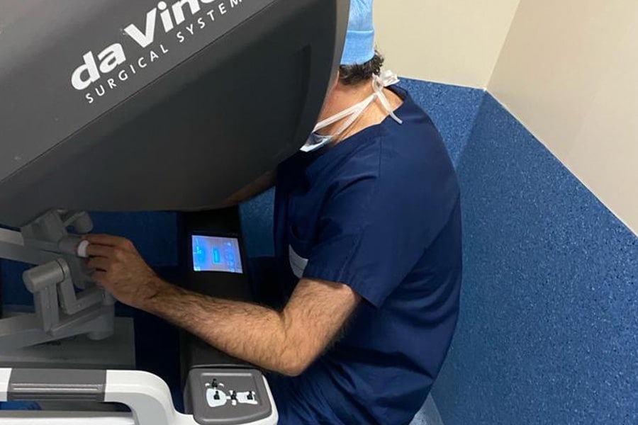 chirurgie robotique docteur yann assaf chirurgien visceral et digestif chirurgie parietale de l obesite paris